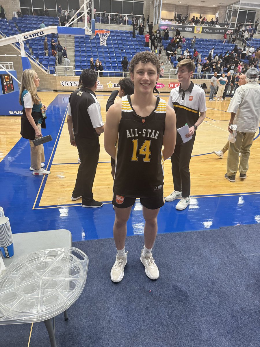 Awesome game tonight by SA Sports All-Star Charlie Georgelos!  Got to wear #14 one more time.  🏀 4:1