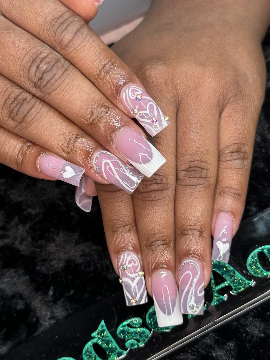 tsomoneey's tweet photo. Book your appointment today 💅🏽
@handsofaqua https://t.co/g65MTOqBrI