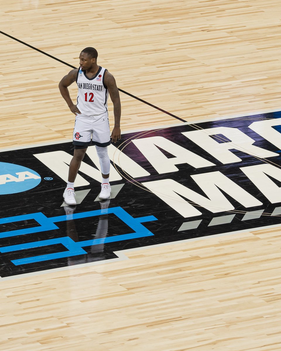 Chris Spiering (@clutch__chris) on Twitter photo Darrion Trammell tonight against Yale
18 points
5 rebounds
4 assists
3 steals
1 block
29:46 minutes
On to there Sweet 16 ⏩
Photo credit: <a href="/Aztec_MBB/">San Diego State Men's Basketball</a> Darrion Trammell tonight against Yale
18 points
5 rebounds
4 assists
3 steals
1 block
29:46 minutes
On to there Sweet 16 ⏩
Photo credit: <a href="/Aztec_MBB/">San Diego State Men's Basketball</a>