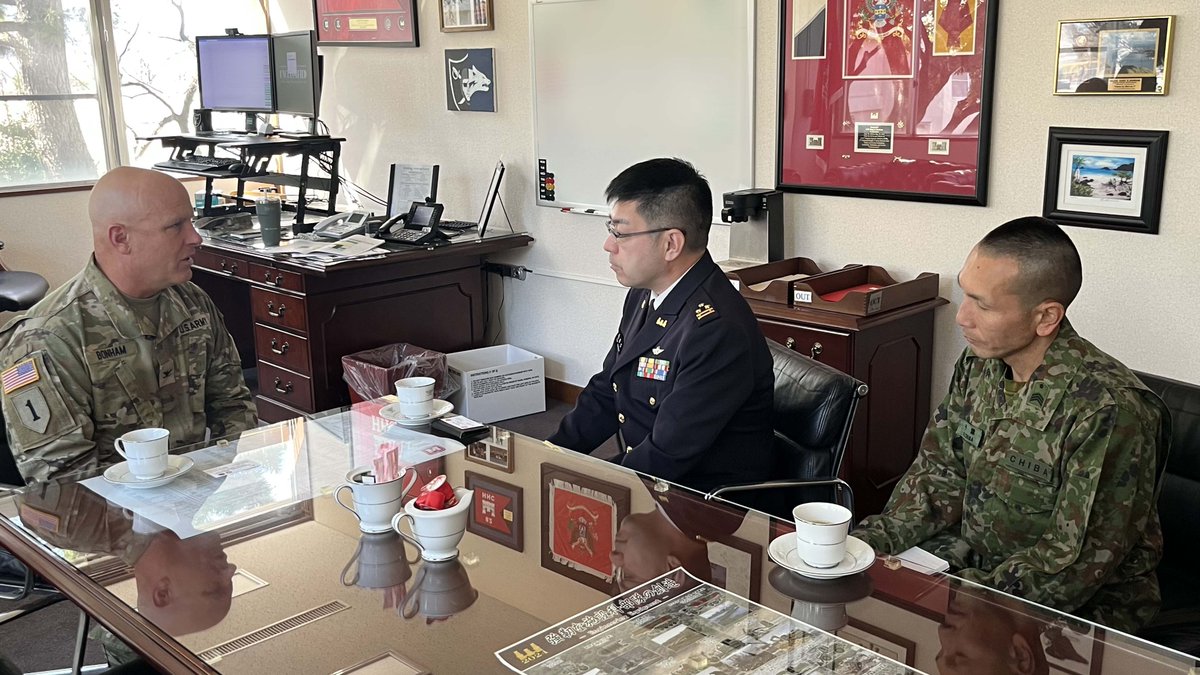 第4施設群長 橋口1佐は着任のあいさつを兼ね、米陸軍工兵隊日本地区