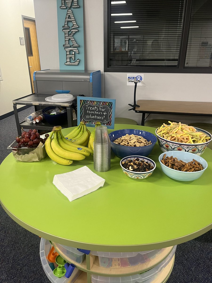 LJWsBaseballMom's tweet photo. We loved getting to preview our awesome book fair! My class is “Wild About Reading”! Our Safari book fair is open all week! #itsaslaughterthing #WeAreMckinney #mymisd #mymisdreads #misdreads @SlaughterES @literati https://t.co/Ocqh1Hr92m