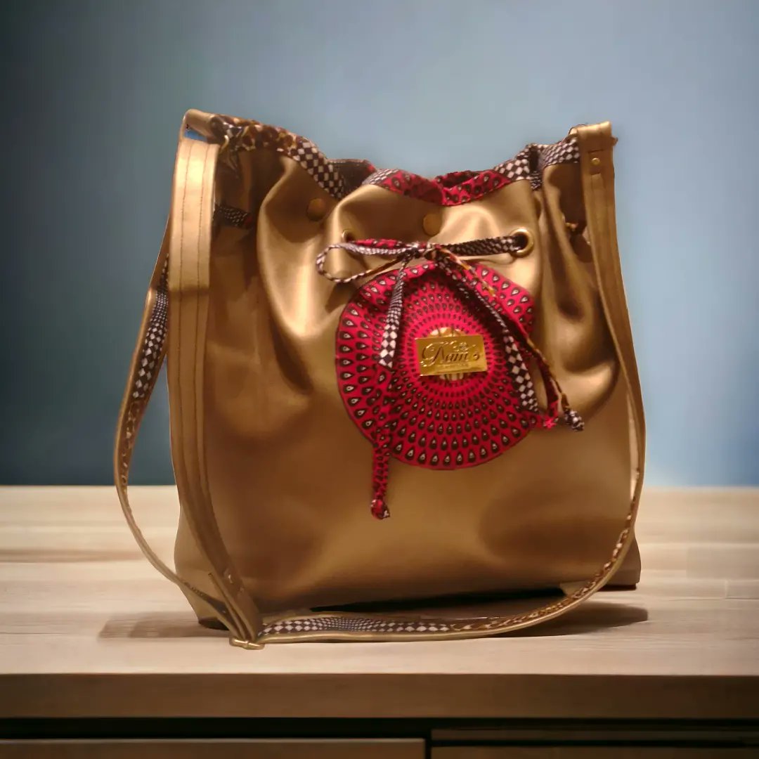 😍 Zuri Bucket Bag namscustomdesigns.com/collections/ha…
#namscustomdesigns #handbag #bucketbag #handmadebag #instabag #bag #fashion #fauxleatherbags #fauxleather #africanfabric #fashiondesigner #supportlocalbusiness #womenownedbusiness #ottawa #ottawasewing #madeincanada #ootd #instastyle
