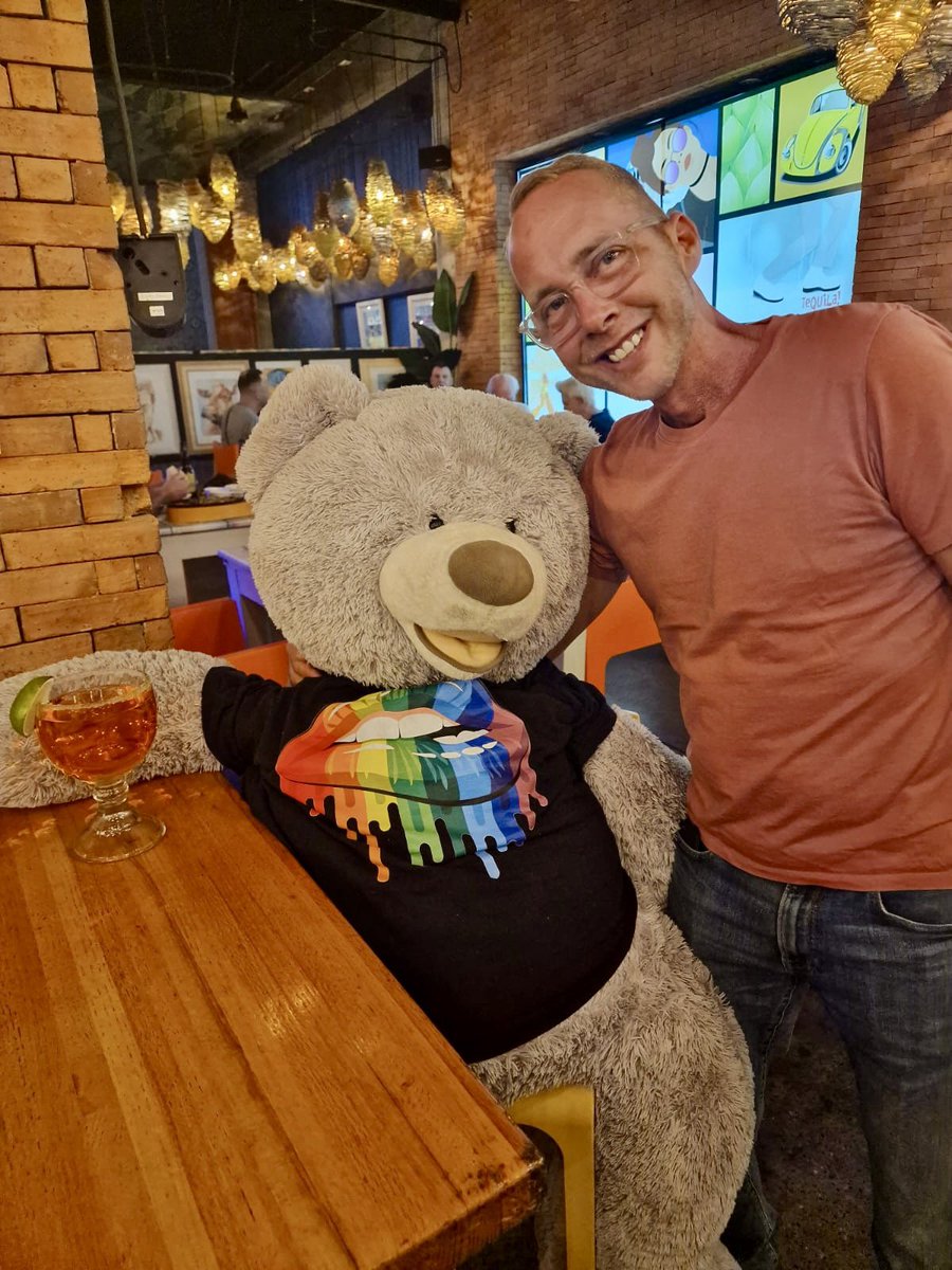 I cheated on my husband, i met a lovely bear tonight 😀