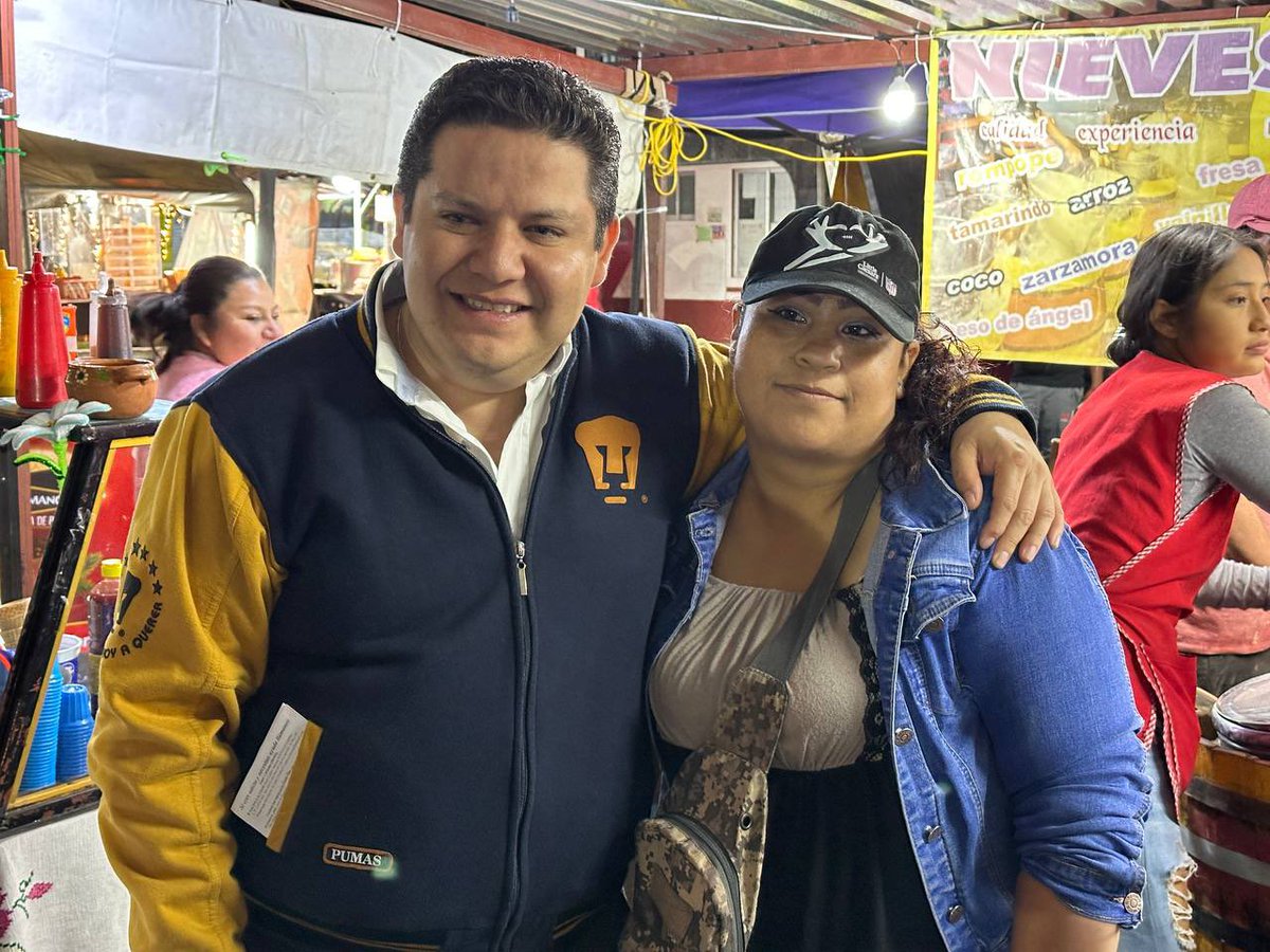 rivero_octavio's tweet photo. Ya empezó la "Feria de la Nieve" en San Antonio Tecómitl 🙌. ¿Ustedes ya fueron por la suya? https://t.co/dhKfh58nxR
