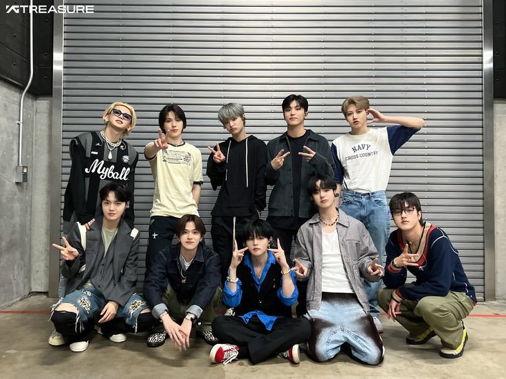 hartatreasure's tweet photo. apakah km masih tetap berhubungan dengan member TREASURE?

Mashiho: kami tdk hanya merayakan ulang tahun satu sama lain, tapi km jg saling mengupdate status dan mengobrol santai

Yedam: aku selalu menghubungi &amp; tetap berhubungan baik dengan member2, member jg bnyk menyemangatiku https://t.co/HXz8N4w8xv
