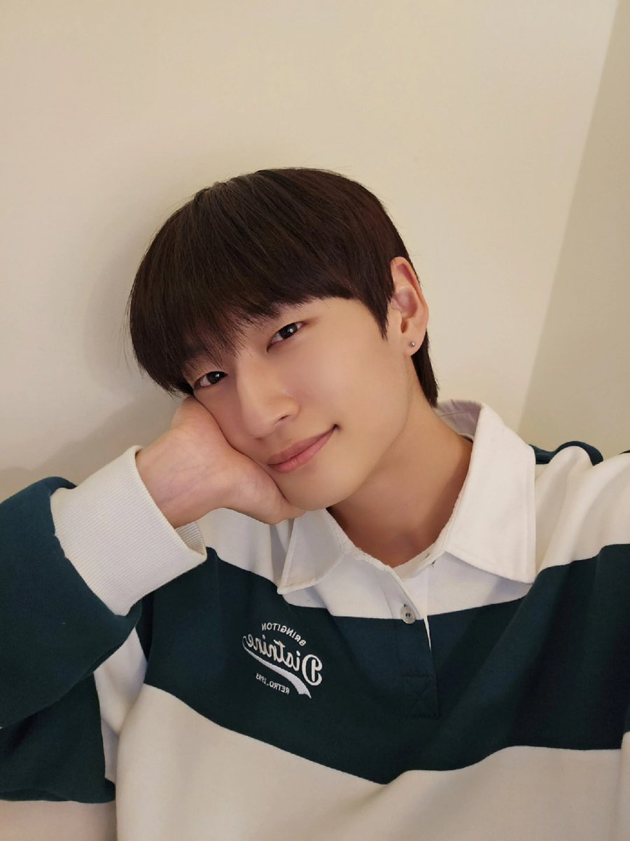 OmegaX_members's tweet photo. [#OX]

1000일🎉 오래오래 함께하자💚💜

#OMEGA_X #오메가엑스 
#태동 #TAEDONG https://t.co/Xx5fYkkCWS