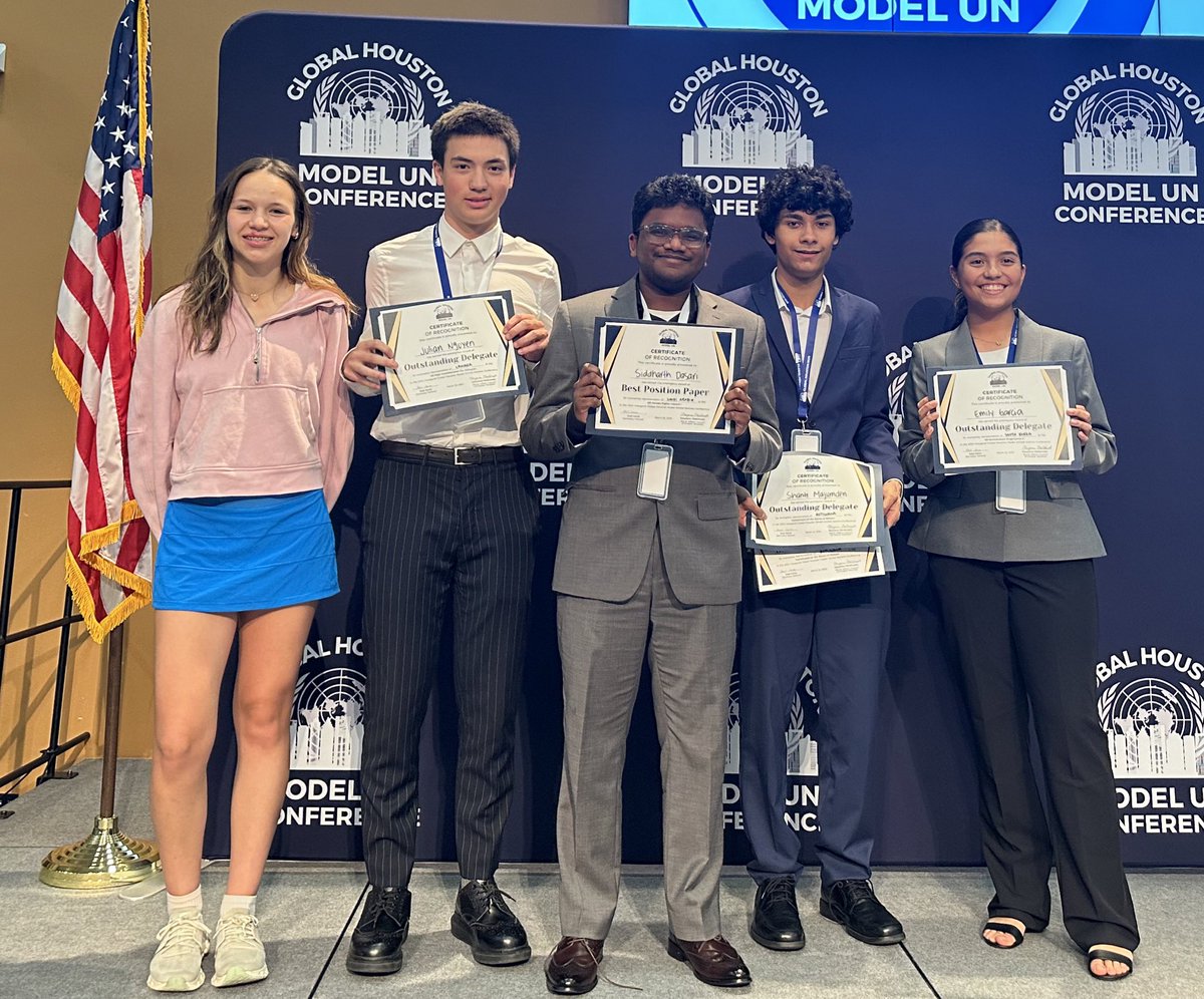This weekend, the CVHS World Affairs Club swept the Global Houston Model UN Conference held by the @WACHouston ! Students debated topics from improving human rights to supporting refugees, and were able to win awards along with scholarship awards. @BrettStidham @DraESVillanueva