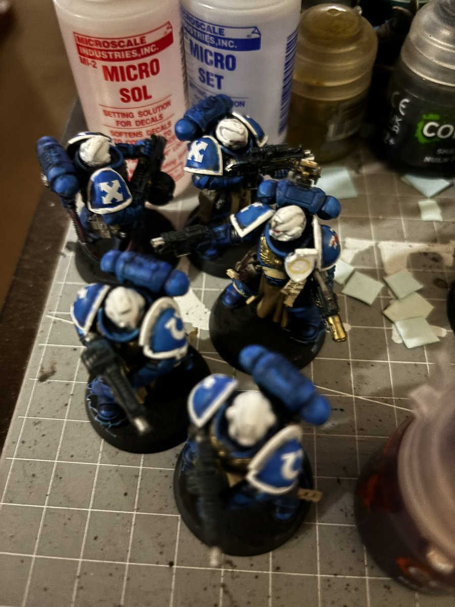 Sternguard veterans with the transfers applied. 

#modelpainting #commissionpainting #paintingwarhammer #warhammer #warhammercommunity #warhammer40k #warhammer40000 #adeptusastartes #spacemarines #spacemarines40k #ultramarines #sternguardveterans #wip