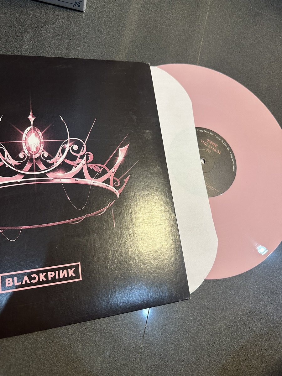JL_Cartz's tweet photo. Wts/help rt

The album pink vinyl (unsealed pero never nagamit) - 1499 can lower if payo

Mod: sdd, sco
Mop: Gcash
Rfs: decluttering 

Tags blackpink lisa jennie jisoo rose vinyl album wts lfb https://t.co/aQoJ6UKMmq