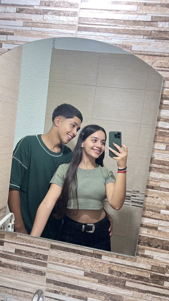 Estar a tu lado, se siente como ver un atardecer.💘
