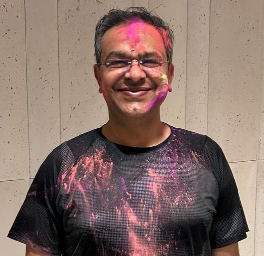 LakhyaniKailash's tweet image. 🎊🎉Wishing everyone a colorful and joyful Holi!🥰 May this festival of colors bring happiness and harmony to all. 🎨 🎶
#HoliFestival #Celebration #ColorfulFun 🌈 #Unity #BestWishes 🫡