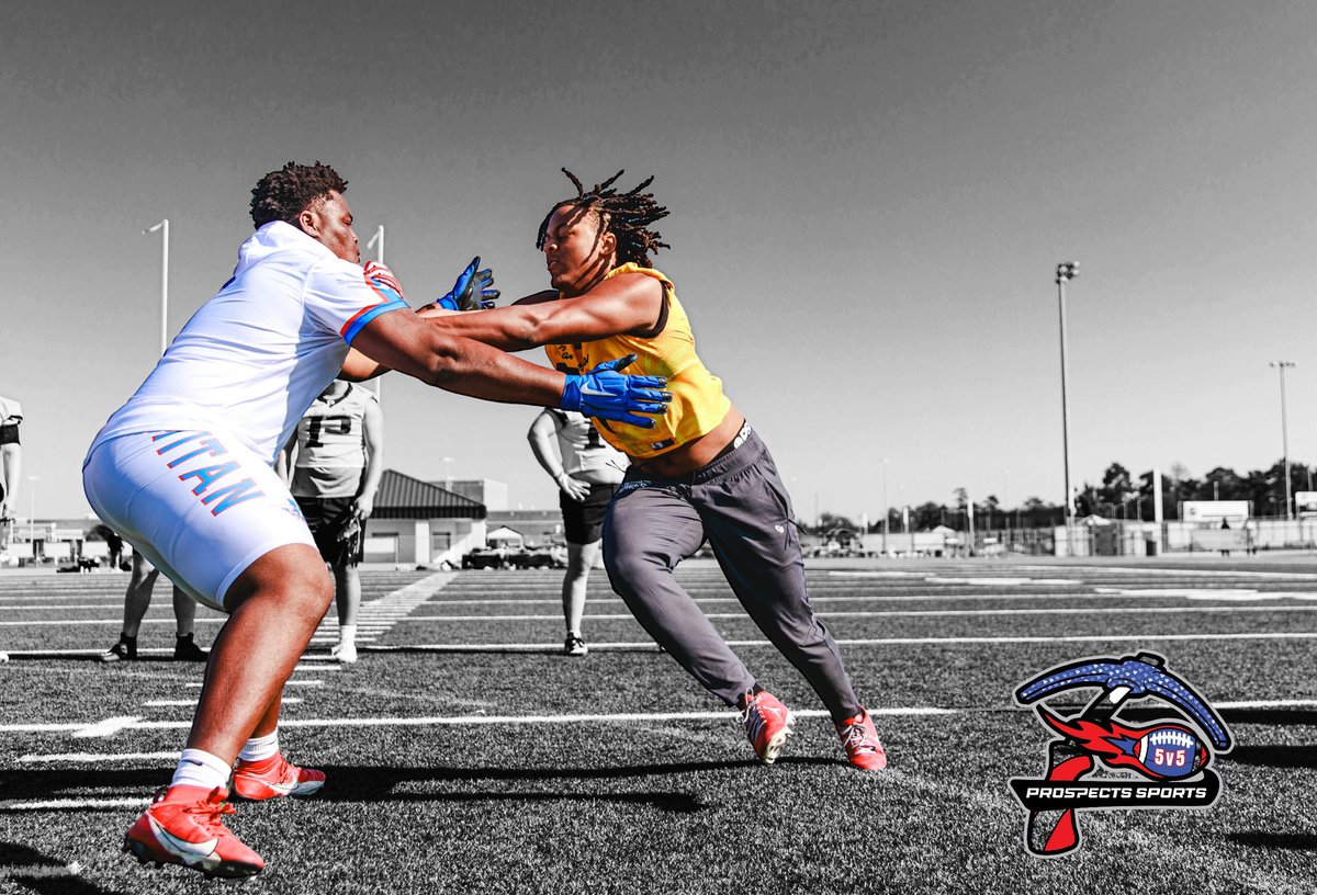 Coast2Coasttc's tweet photo. "The competition is fierce, but my passion is fire 🔥💪🏽 Bringing my A-game and never backing down, one play at a time! 🧇#CompetitionMode https://t.co/jD9JXe1DbX