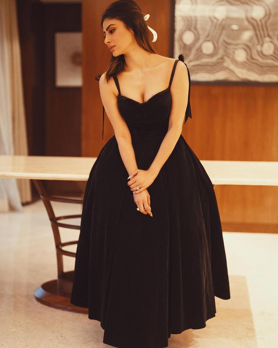 Mouni Roy Jumped In A Flowy Black Dress For An Event In Bangalore. 🖤🖤🖤 #Mouniroy #Blackdress #Television #Tellyglamour #Bangalore