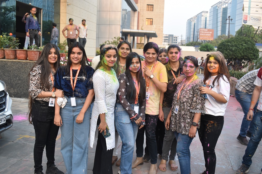 MegamaxAviation's tweet photo. Megamax Aviation wishes our partners, customers, and all of you a cheerful and happy Holi. Here are the glimpses from our Holi Celebrations.
https://t.co/AAZcMYzH8I
#holicelebration #holi #festival #megamaxaviation #aviationservices #dodham #chardham #charterhelicopter https://t.co/LYnq4XkDdz