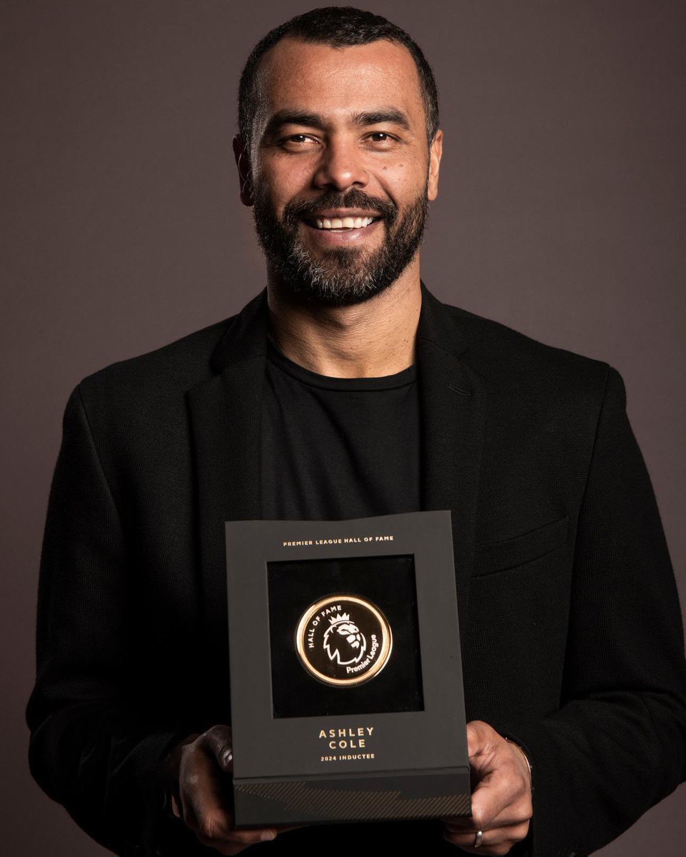 ChelsTransfer's tweet image. Congratulations Ashley Cole on being inducted into the Premier League Hall of Fame.