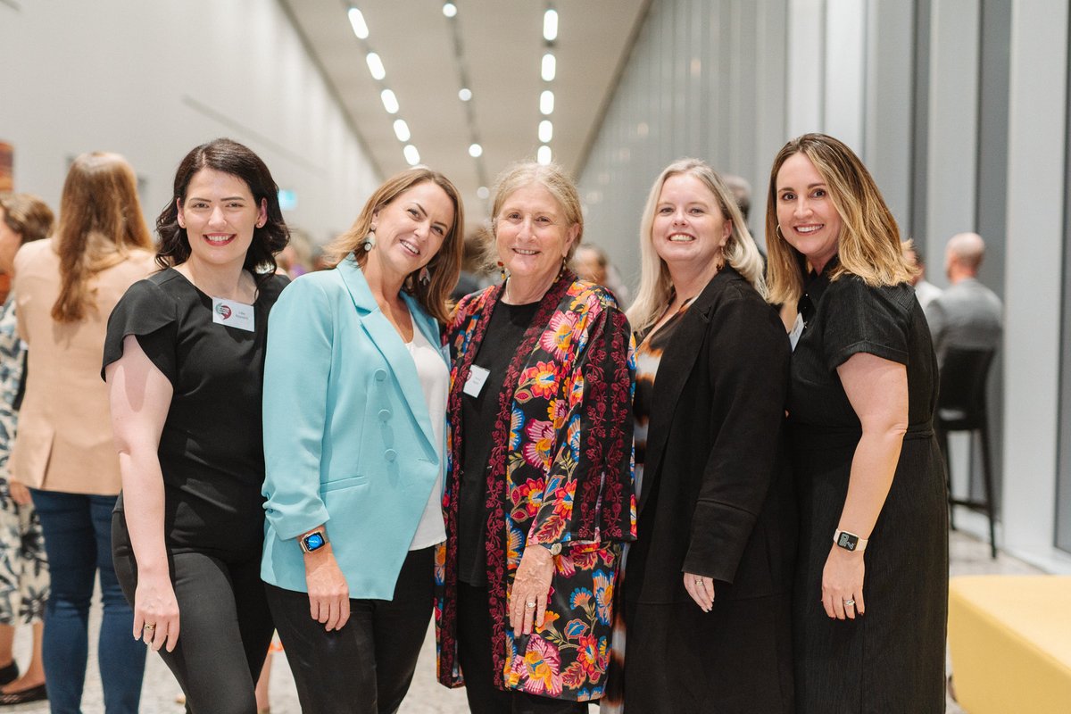 Mandy Nayton tweet media