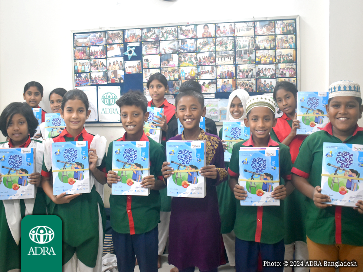 Chalantika Slum Children Development Project (CSCDP) distributed educational material to underprivileged children to help them continue their education.

#ADRA #ADRABangladesh #ADRACzech #Malfini #SlumChildren #ChildEducation #EducationalMaterials #ChalantikaSlum #CSCDP