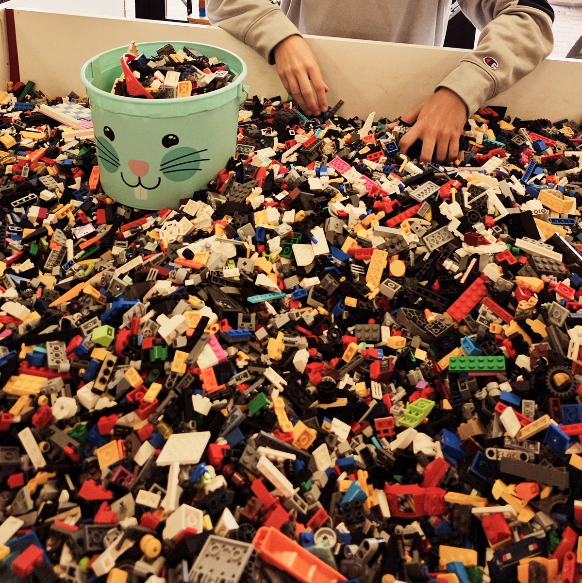 BelleMere82's tweet image. How much do I love thee?
Let me count the Lego.
#brickbuilder #LEGO