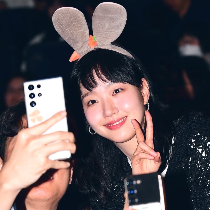 uriggone's tweet photo. 10Mill actress kim go eun ⭐️
golden trophy on naver of your dedication, hard work, patience &amp; love. https://t.co/6MY03wWUHy