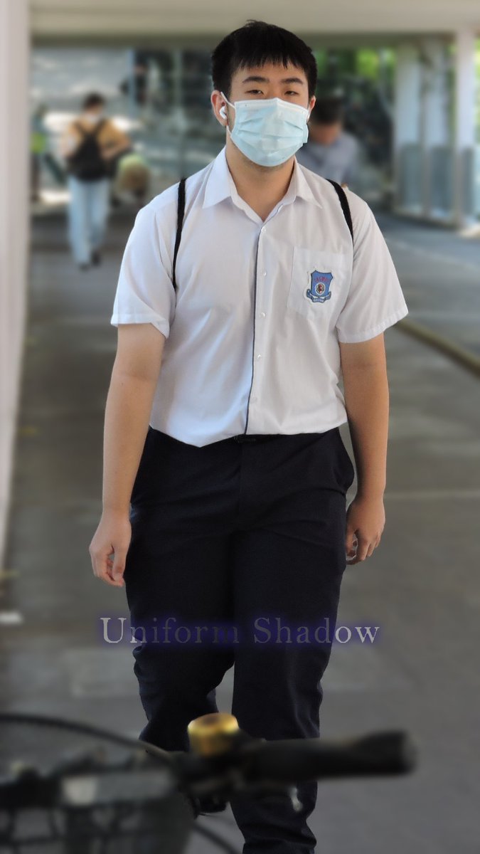HKUniformShadow's tweet photo. 校服街拍 Uniform Shadow / 宣道會鄭榮之中學 CWGC

Stay Warm: Strong, No Need
Main: White Short Sleeve Shirt With Ultra Marine Edge Line At Button Right / Dark Blue Long Pants

#HKUniform https://t.co/AMTW01aAml