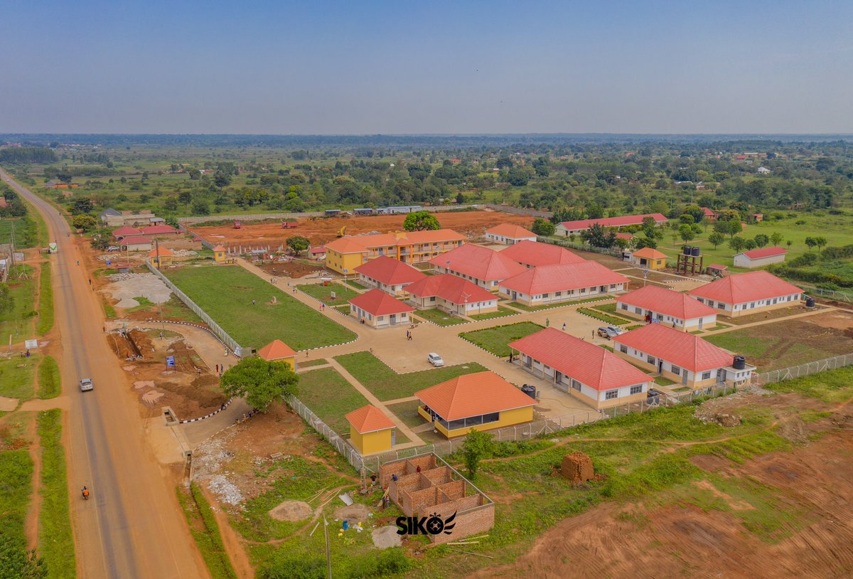 dickson_siko's tweet photo. Bukedea Teaching Hospital officially open✌️. #SikoIsHere #DronesForGood #SkyKings #Dji #mavicpro2 #djiglobal_official #teachinghospital https://t.co/ARWrVA6hoF