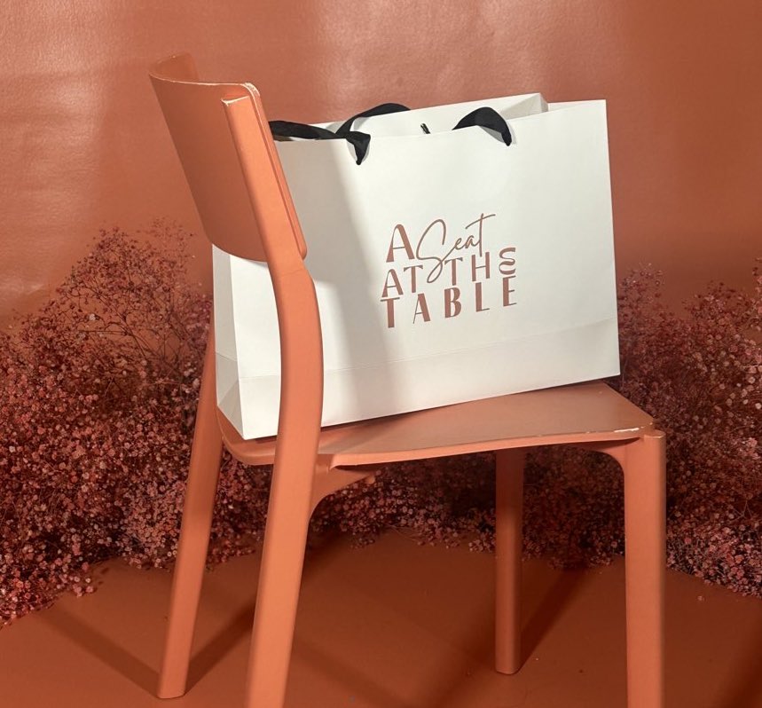 FemmeItForward's tweet image. #ASeatAtTheTable 💗✨👑