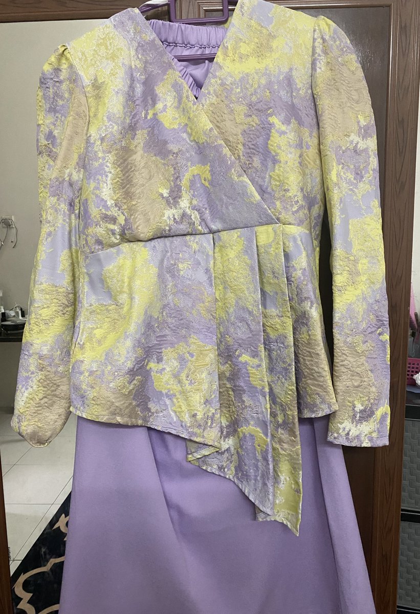 ashiqueenn's tweet photo. @ketengahketepi @vaniladahlia Hi. nak letgo baju kurung warna lilac size M from Norie Signature. pakai sekali shj. RM110 include postage. https://t.co/OSbw98K3bV