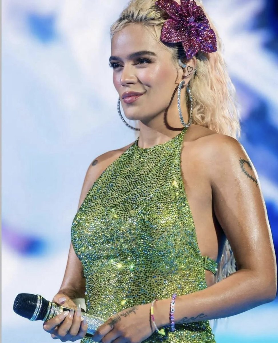 KarolGWW's tweet photo. Karol G es tan hermosa. 🤩 https://t.co/ieLSczef7w