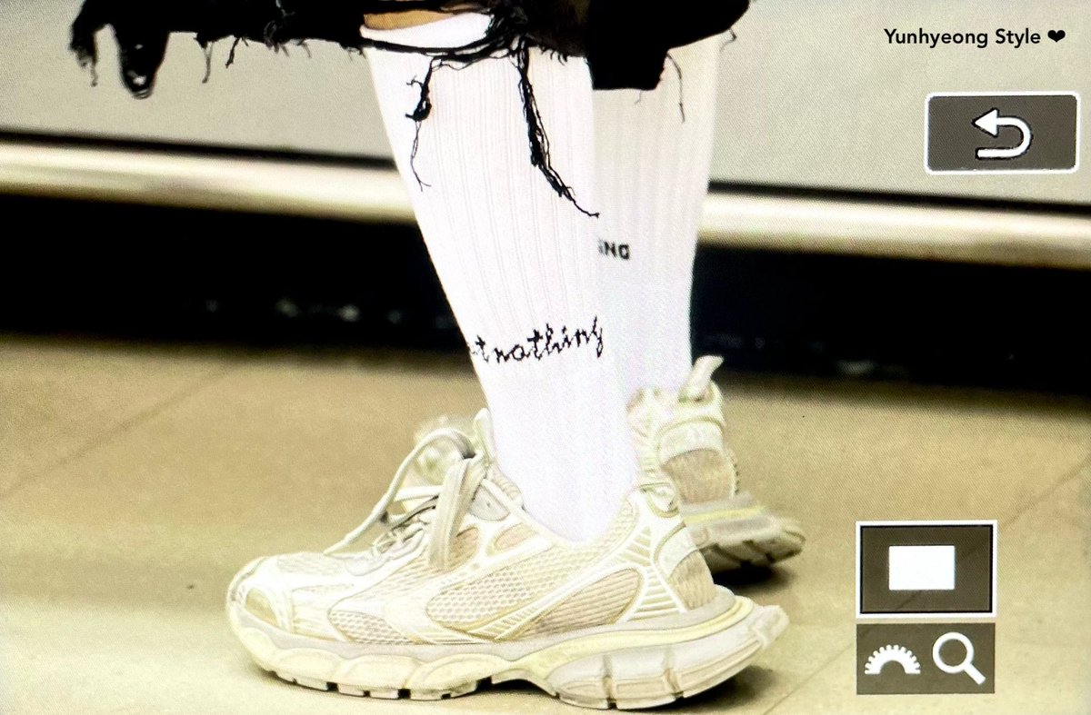 240325 KIX 윤형아 수고했엉 🩵💖
오늘도 바비 SOCKS 🧦💖🤙🏻
#iKON #아이콘 #윤형 #송윤형 #SONG #Yunhyeong #ユニョン