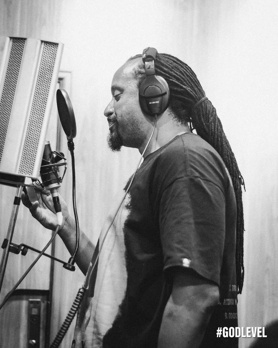 TheMithMusic's tweet photo. What's The Level?? We're Working 💪🏾 💪🏾

🥷 @naviomusic @flexdpaper @ravenpromoter #SAMURAE 

📍 @talentafrica
📸 @LNFUndisputed

#MenAtWork
#Manday 
#UgHiphop #EastAfricanHipHop #AfricanHipHop 
#EastAfricanExcellence https://t.co/ylsgThcI4S