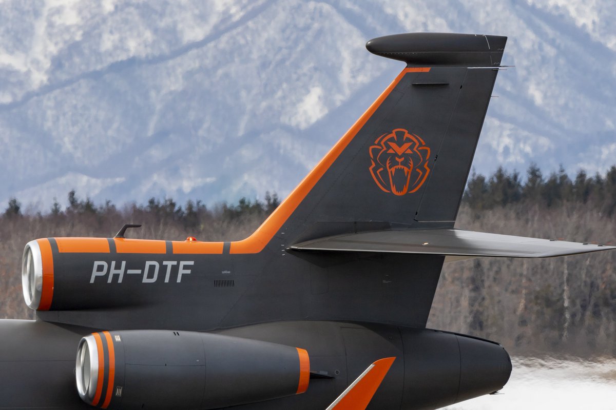 🛩️ Awesome pictures! 🇯🇵 @Max33Verstappen has landed in Japan