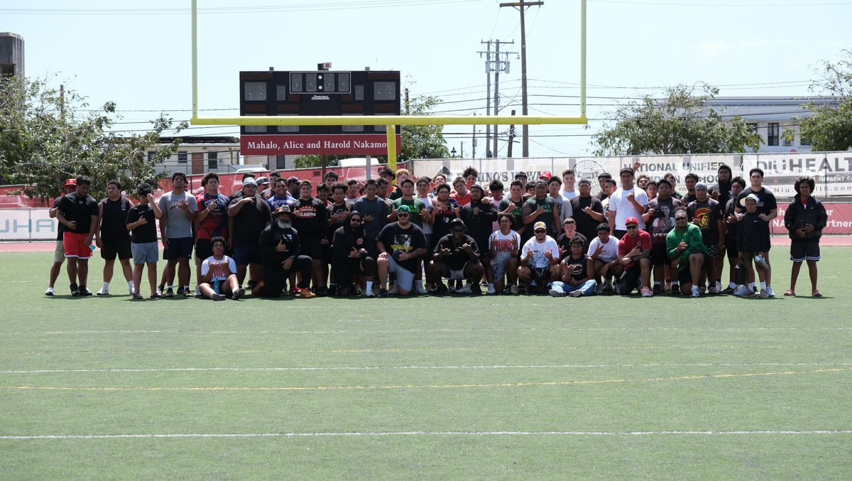 The Herbig’s giving back to the community! FREE pop up lineman clinic at Farrington High School! @nickherbig_ @nate_herbig #herbiegives #warriors4youth