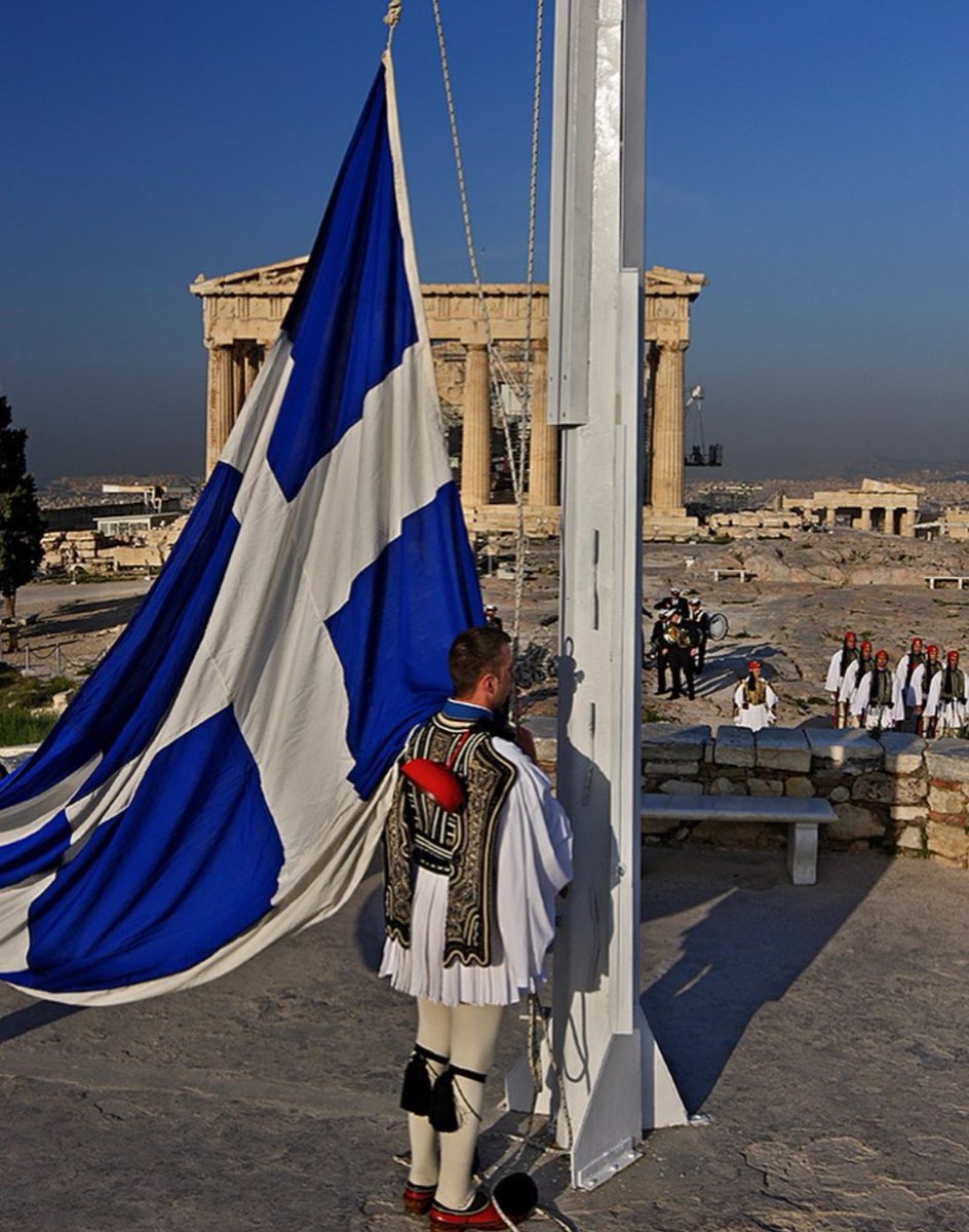 Χρόνια πολλά, Ελλάδα! 🇬🇷 Χρόνια πολλά σε όλες τις Ελληνίδες και όλους τους Έλληνες και σε όλους όσοι νιώθουν Έλληνες. #25ημαρτίου #tsolias #acropolis