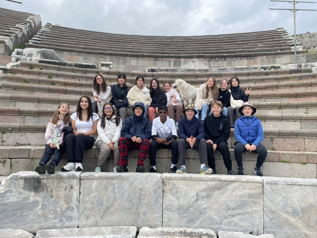DCol_Head's tweet image. Photobombed by our newest tour member in the theatre at the Asclepion at Pergamum @DCol_Classics