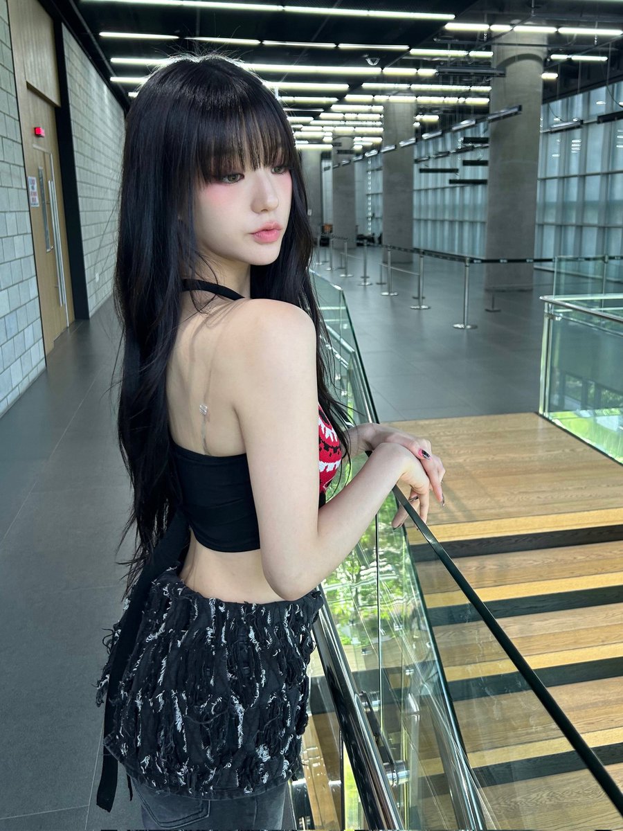 ry0b4_'s tweet photo. @bratzyujin SECRET NUMBER SOODAM she's so elegant and pretty https://t.co/0qTidIR61G