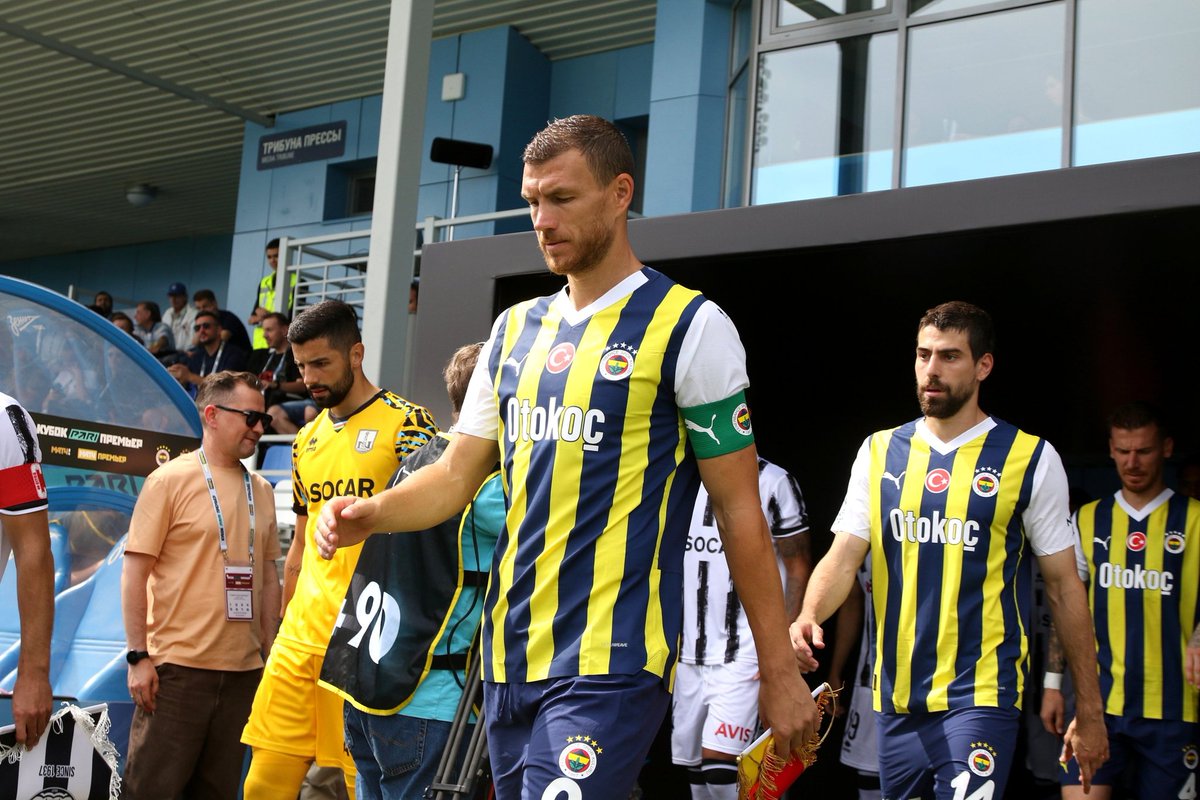 FootballTalkHQ's tweet photo. 🚨💣 Fenerbahçe are searching for a league to join. Belgium, Netherlands, Spain, France and Italy are the leagues they're considering. [@bpthaber] https://t.co/O13xyO26ep