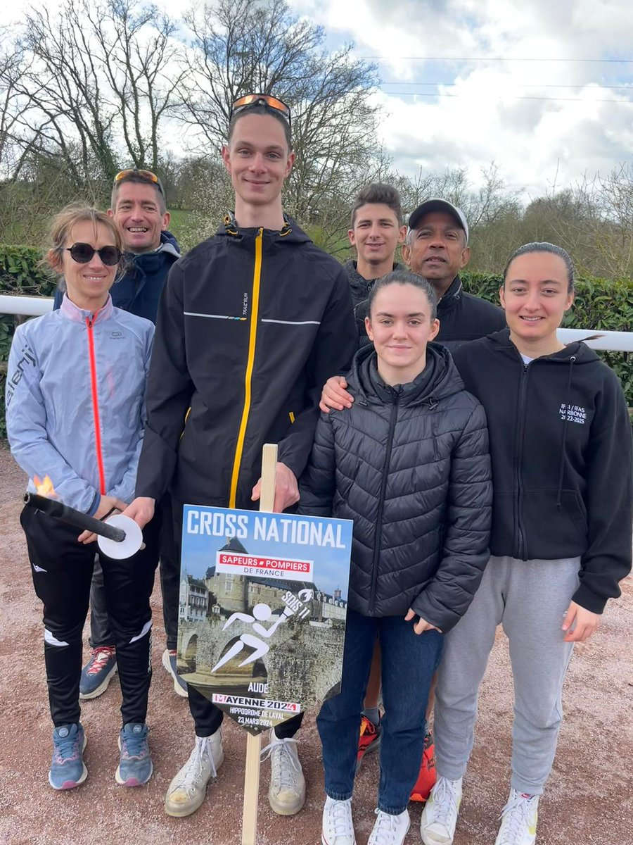 Samedi 23 mars, une délégation de 7 compétiteurs audois s’est rendue à LAVAL en Mayenne pour le Cross national sapeurs-pompiers accompagnée de l’Adjudant-chef Anthony DELARUE, conseiller technique départemental du DDSIS pour les activités physiques et sportives du SDIS11.