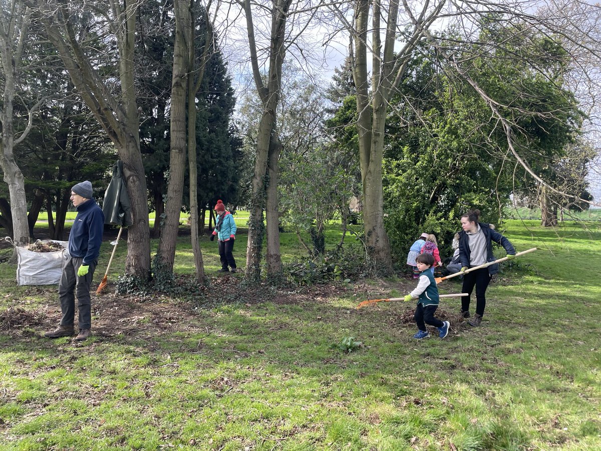 Thanks to the Rewilders that came on Saturday. We raked and seeded the bank by the Oxford Rd gate and behind the Alpha dogs school. Cut back lots of brambles and made a spiked hedge to discourage the litter and antisocial behaviour we get in some areas of the park. #wildflowers