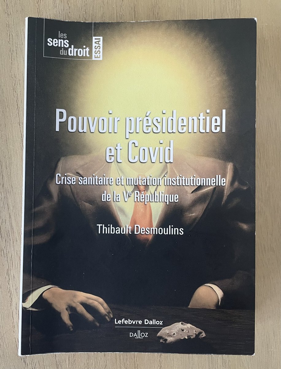 Benjamin Lecoq (@benj_l_p) on Twitter photo Toute dernière lecture : merci à Thibault Desmoulins (<a href="/thdesmoulins/">Thibault Desmoulins</a>) pour cette plongée dans les rouages du présidentialisme de crise, qui analyse avec brio les incidences durables de la crise sanitaire sur l’équilibre (ou le déséquilibre) des institutions de la Ve. À lire ! Toute dernière lecture : merci à Thibault Desmoulins (<a href="/thdesmoulins/">Thibault Desmoulins</a>) pour cette plongée dans les rouages du présidentialisme de crise, qui analyse avec brio les incidences durables de la crise sanitaire sur l’équilibre (ou le déséquilibre) des institutions de la Ve. À lire !