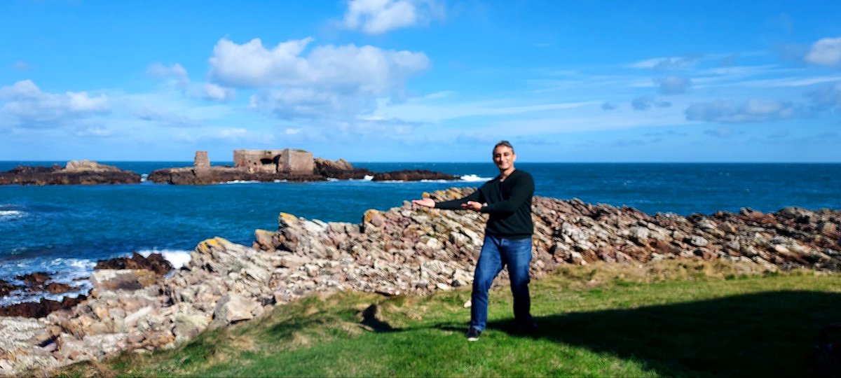 As the Alderney Lit Fest closes, we had a chance to tour the ludicrously beautiful Alderney Island. Made my debut as a professional birdwatcher. Though I'm not sure I've got the binoculars the right way round.