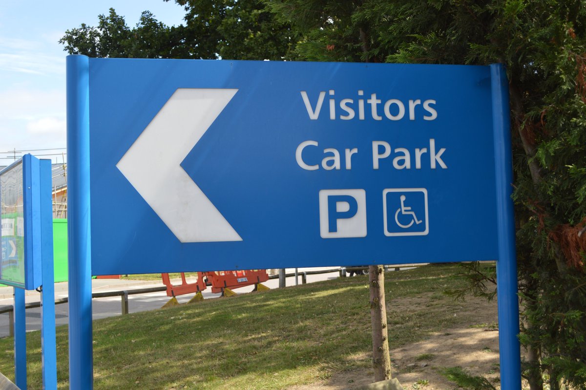 This week essential resurfacing works are taking place in the visitor car park at East Surrey Hospital. To ensure visitors can still access hospital services, we have opened up a section of our staff car park for visitor use. Find out more here: surreyandsussex.nhs.uk/about-us/lates…