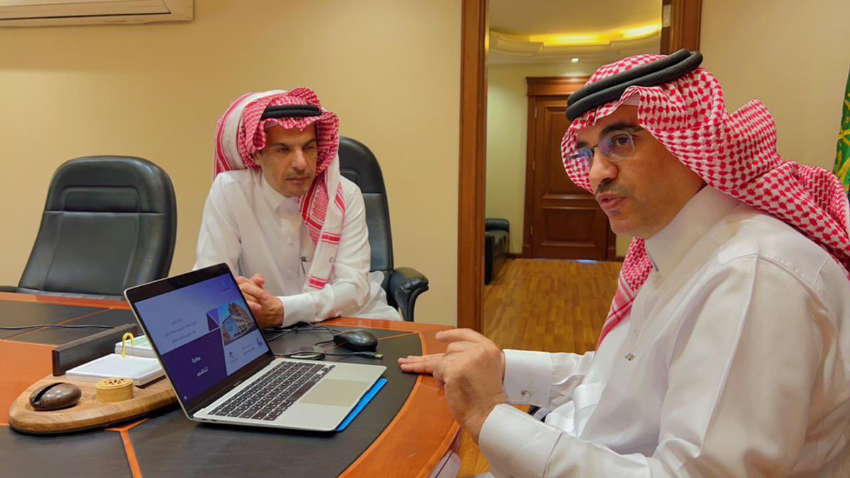 مدير #تعليم_الطائف ، يُدشن مبادرة مكتب التعليم بالشمال " تنافس " والتي تهدف إلى تطوير معارف ،  ومهارات الطلاب ، والطالبات في المواد المستهدفة،  والاختبارات الوطنية ، وتشجيعهم على البحث العلمي ، ورفع مؤشرات أداء المدارس .بحضور المساعد للشؤون التعليمية .