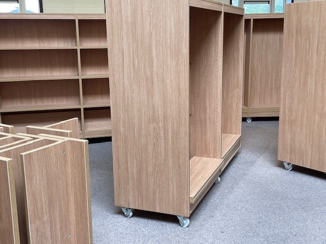 GEHSWFTLibrary's tweet image. Exciting times ahead. New shelving has arrived at George Eliot and is being set up. Isn&apos;t it smashing? Can&apos;t wait to see it with the books on! @GEHNHSnews @DeliaCarrasco12 @sarah_newton86 #HealthLibrary #WhatMakesLibrariansHappy #remodelling #OnWheels