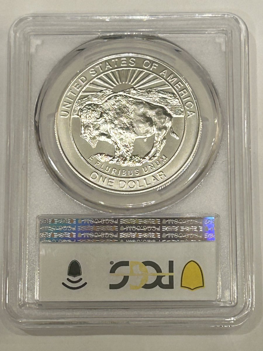 Often overlooked stackers/collectibles are modern 90% #silver commemoratives. This 1999 P Yellowstone is graded MS69 by @PCGScoin #numismatics #coincollecting #preciousmetals