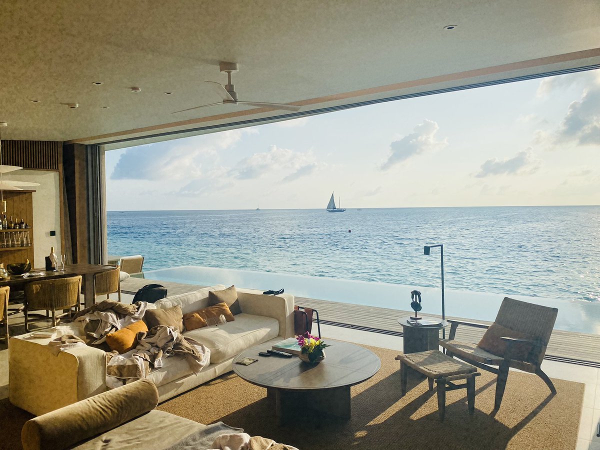 stevenYS87's tweet photo. Ritz Carlton Maldives天天对着海，除了做羞答答的事情外，好像也没啥了 https://t.co/tfNO2IkiiU