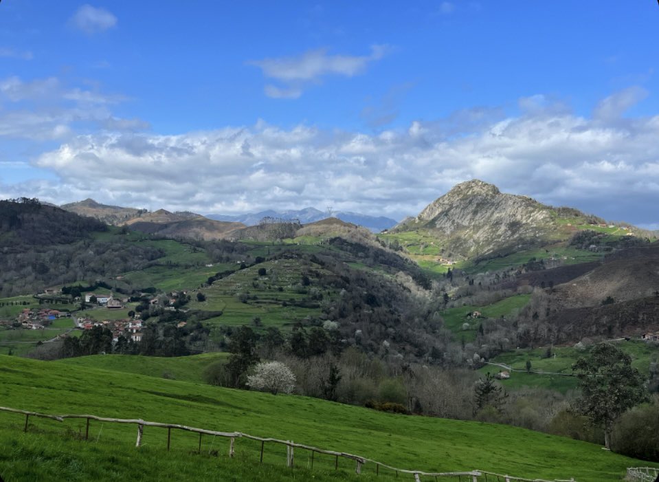 Con algunos ratos de sol discurrió la mañana en #TaranoAsturias . Lo disfrutamos….