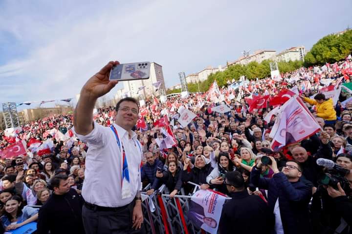 İstanbul sana,

Sen İstanbul'a çok yakışıyorsun <a href="/ekrem_imamoglu/">Ekrem İmamoğlu</a>  🌹

#TamYolileri