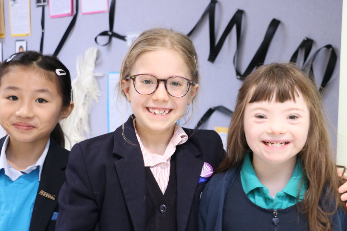 We were treated to a very informative assembly today from our Charity Monitors #AlleynsCharities on #WorldDownSyndromeDay complete with special guest appearance from the wonderful Theodora @Dulwichhamlet who taught us some Makaton sign language and brightened our day @WorldDSDay