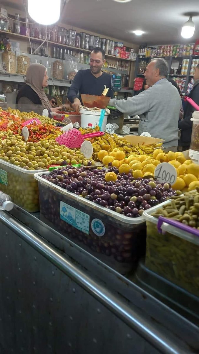 Gbaghazi's tweet image. Ce matin au marché de la #Marsa.
#Tunisie