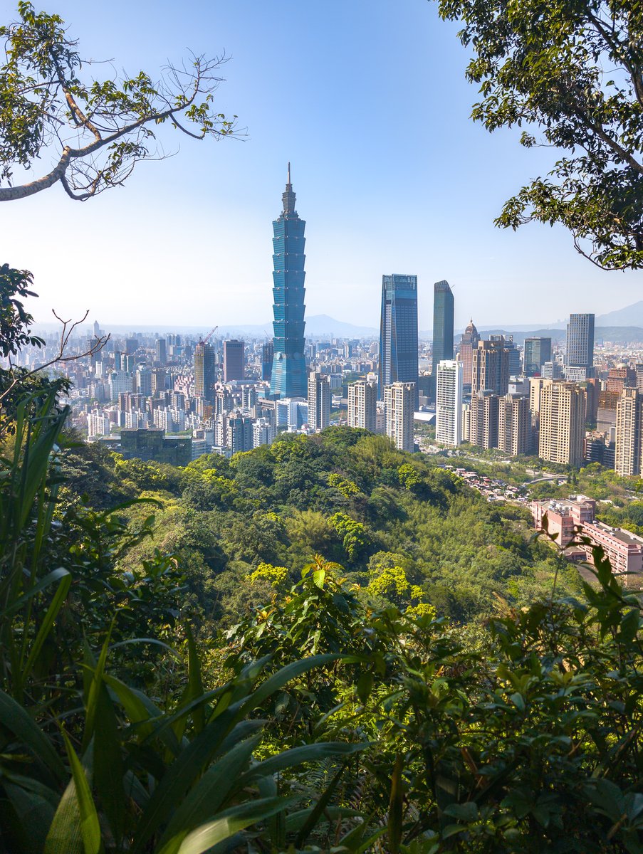 Back to work properly today! We had an awesome 9 days in Taipei and Okinawa (plus layover in Tokyo) after WordCamp Asia.

Highlight was definitely exploring Taipei's night food markets properly – first pic is a long exposure of the Michelin-recommended pepper pork bun stand 🇹🇼🇯🇵
